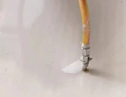 宜秀瓷砖空鼓维修公司专业解答在瓷砖铺贴过程中，如果使用的砂料过粗（如全部使用了粗砂），可能会导致以下问题